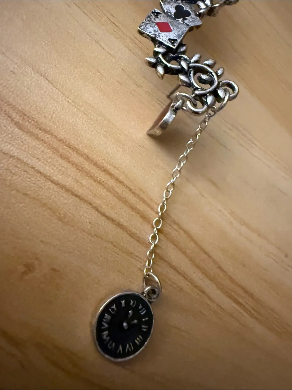 “Hot Topic” Silver Ear Cuff Alice in Wonderland Official Lewis Carroll